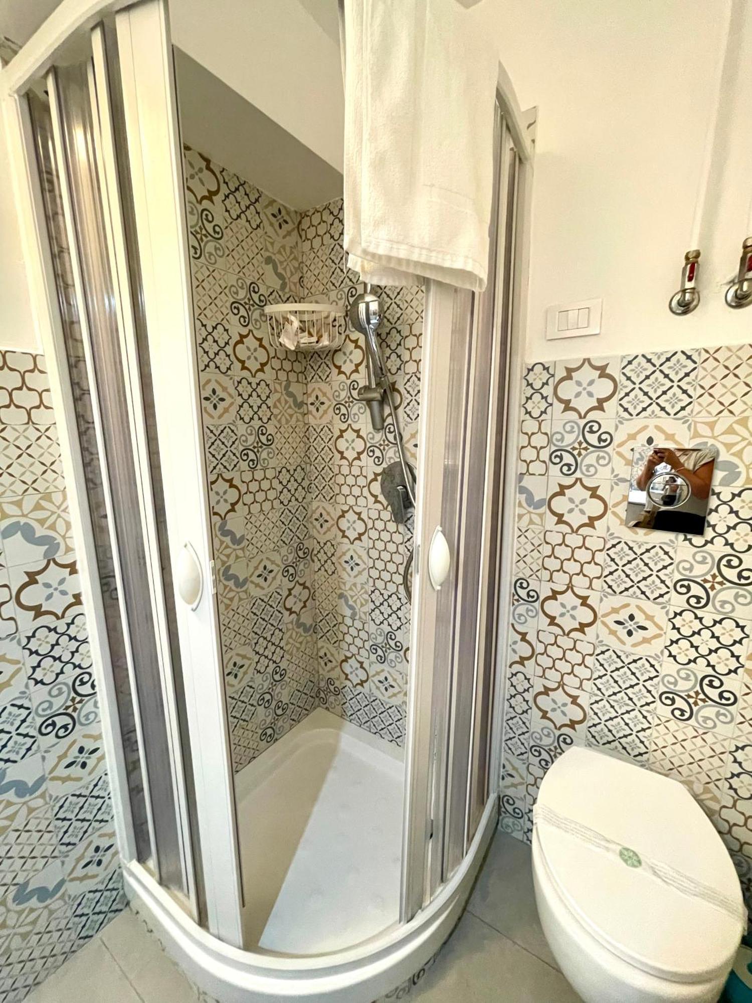 Casa Giniusa Central Studio Катания Екстериор снимка