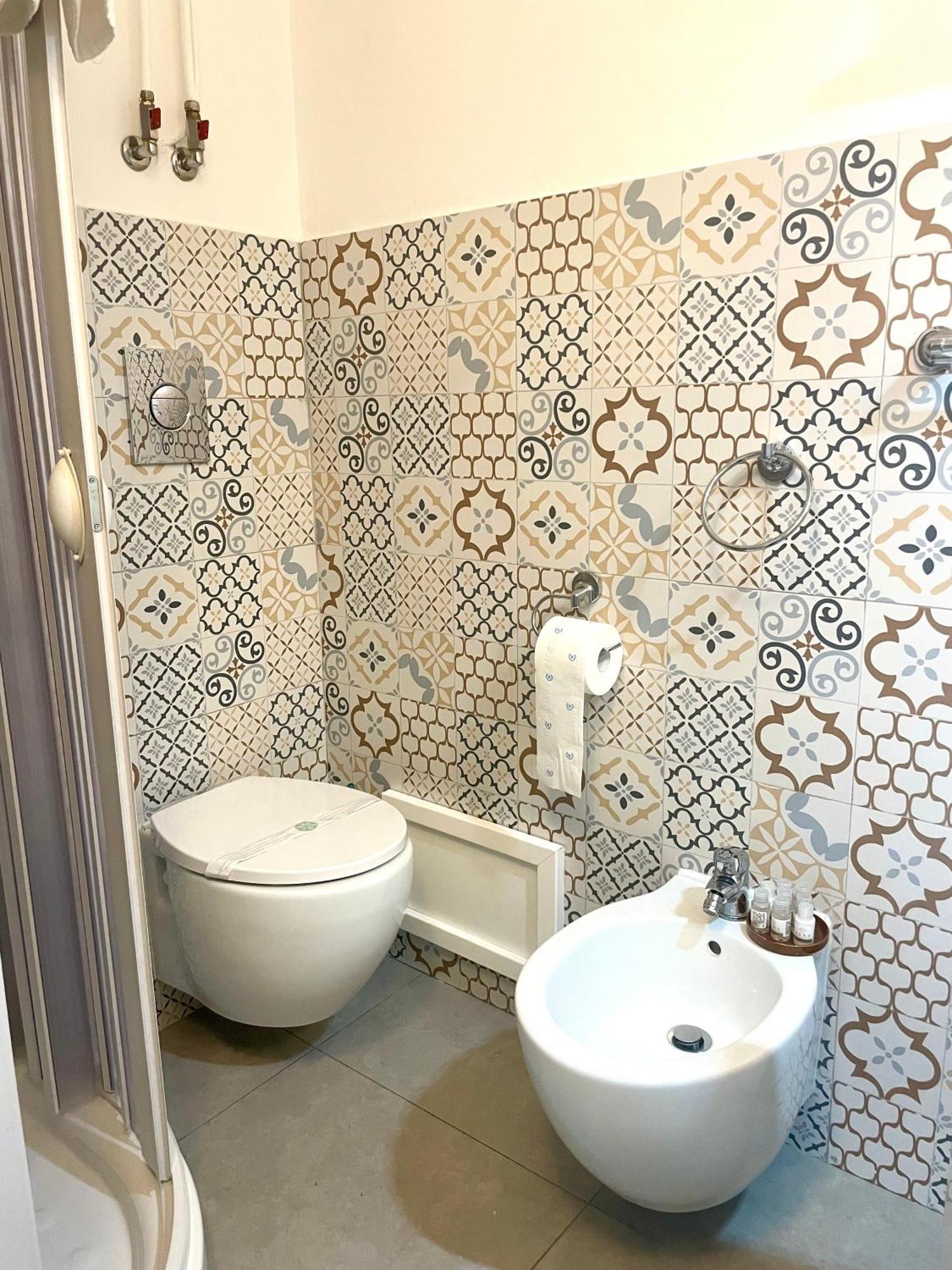 Casa Giniusa Central Studio Катания Екстериор снимка