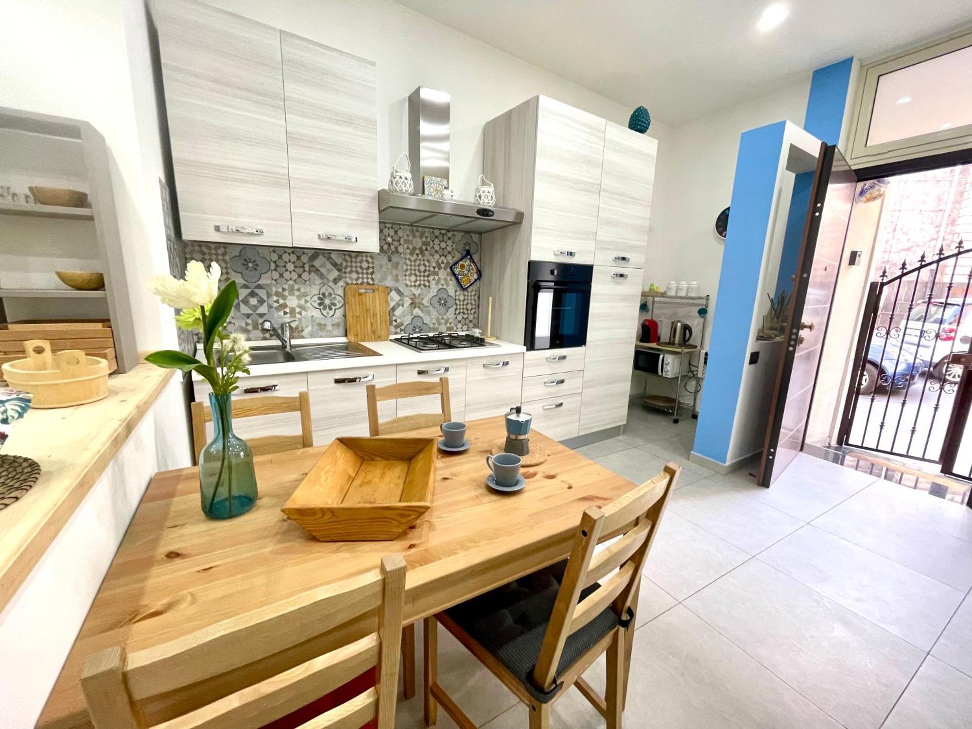 Casa Giniusa Central Studio Катания Екстериор снимка