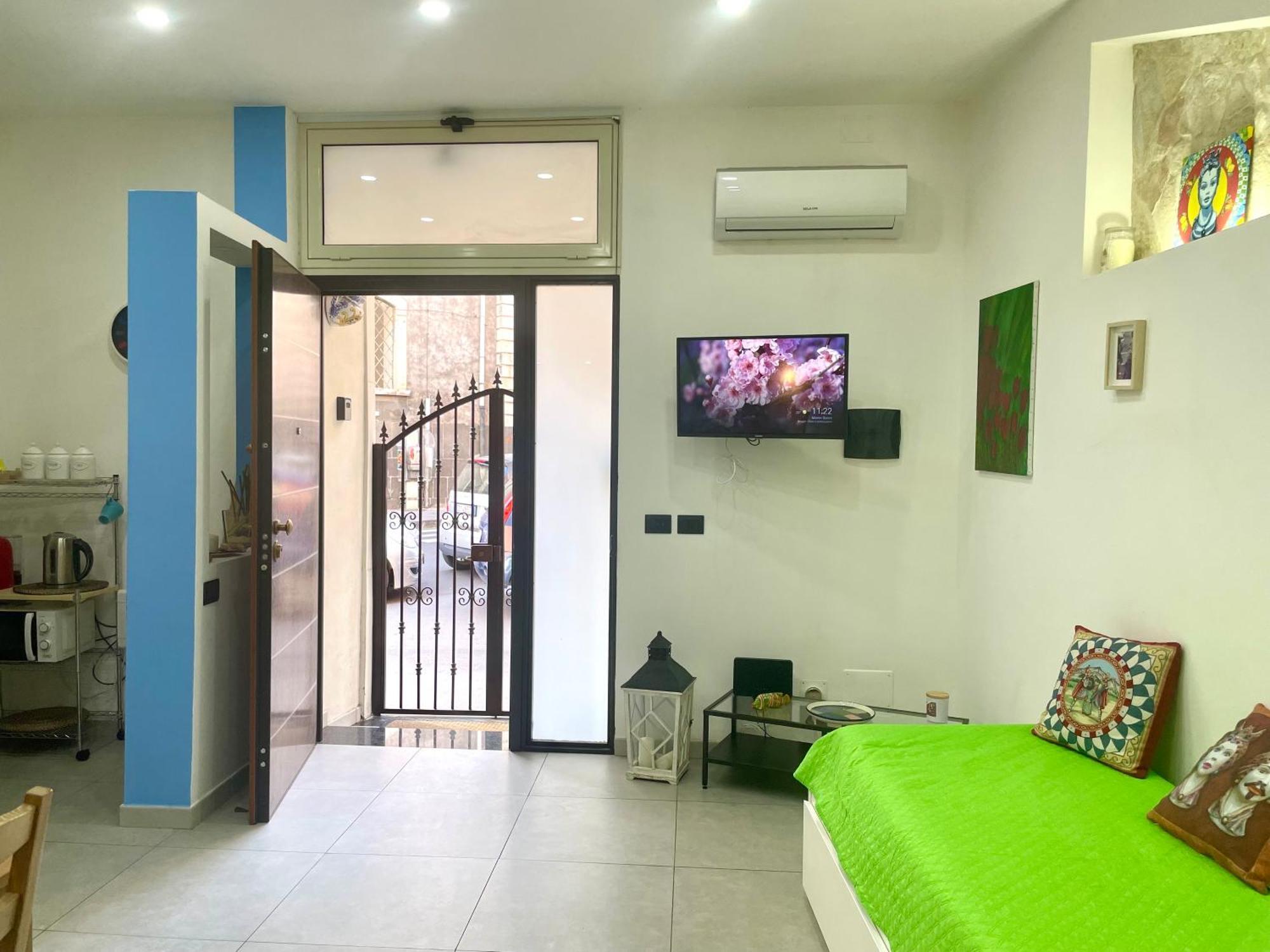 Casa Giniusa Central Studio Катания Екстериор снимка
