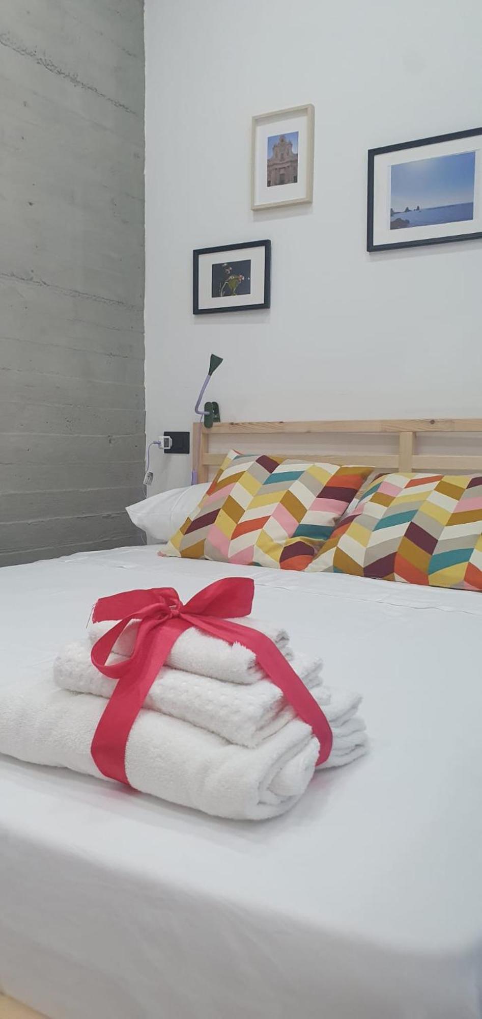 Casa Giniusa Central Studio Катания Екстериор снимка